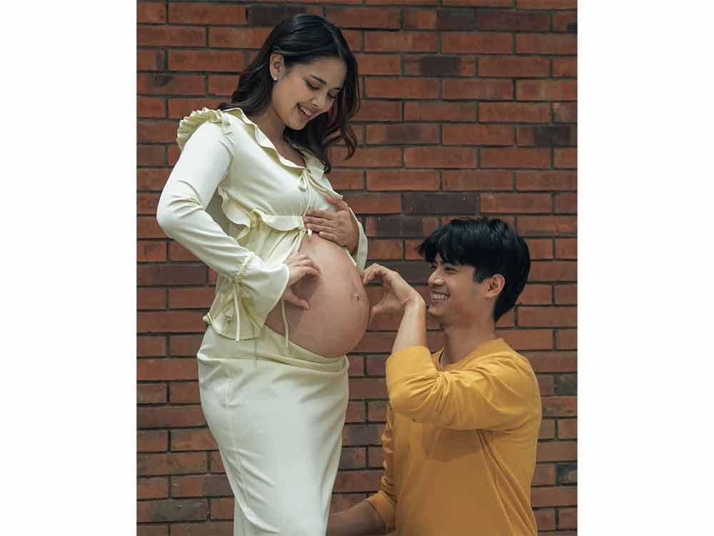 Maternity shoot