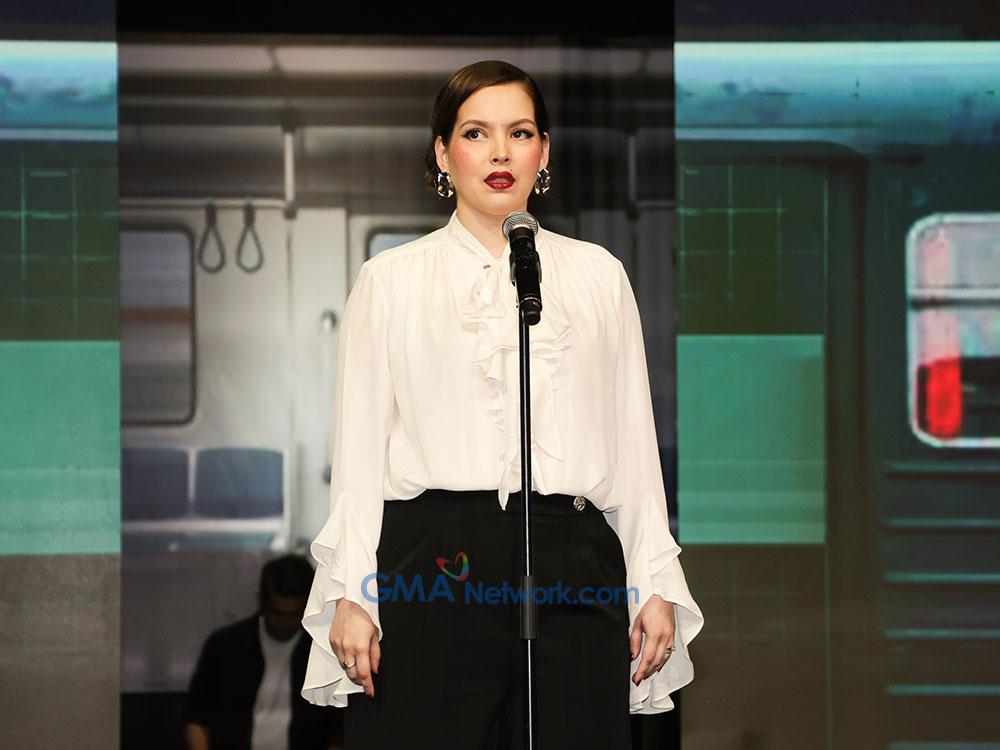 Desiree Del Valle bilang Scarlett