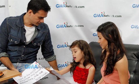 Mona Louise Rey, LJ Reyes and TJ Trinidad at the GMA Network Live Chat