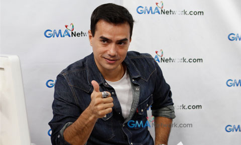 Mona Louise Rey, LJ Reyes and TJ Trinidad at the GMA Network Live Chat