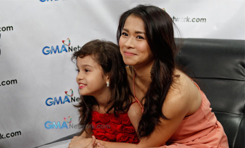 Mona Louise Rey, LJ Reyes and TJ Trinidad at the GMA Network Live Chat