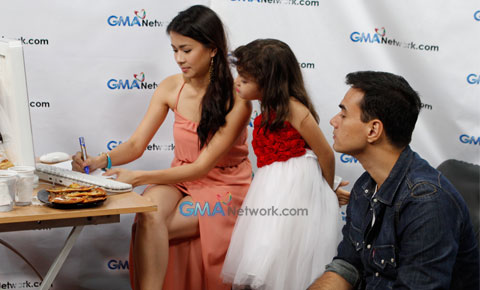Mona Louise Rey, LJ Reyes and TJ Trinidad at the GMA Network Live Chat