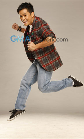 Ogie shows his wacky side