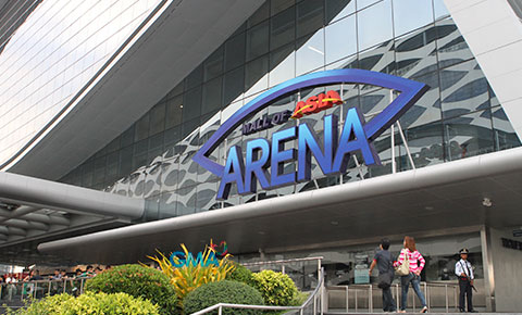 On the red carpet at the Jennifer Lopez Manila concert