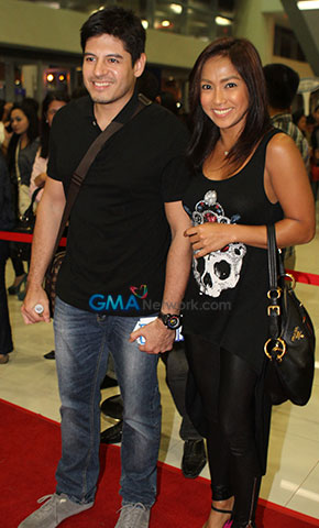 On the red carpet at the Jennifer Lopez Manila concert