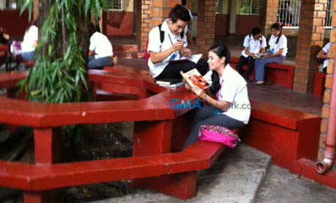 On the set of Magpakailanman: The Louise delos Reyes Story