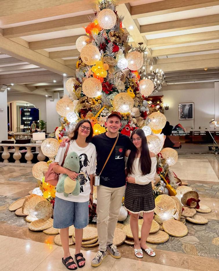 Paolo and his daughters