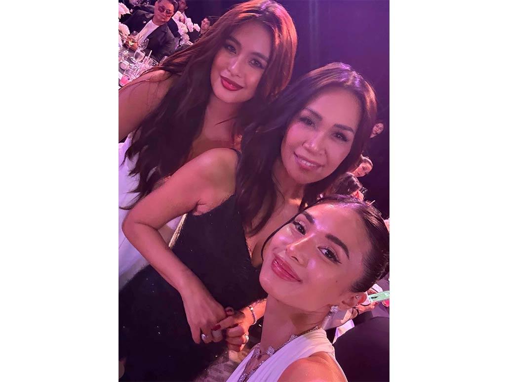 PBB Celebrity Collab Edition's ex-housemates, hosts, and ex-houseguests  grace Mega Ball 2025 | GMA Entertainment