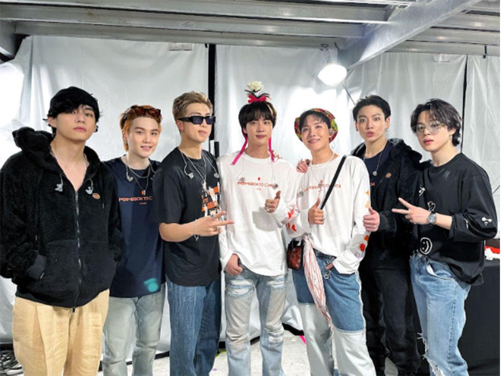 K-Pop band BTS to make a song for the 2022 FIFA Qatar World Cup; fans are  divided - Entertainment