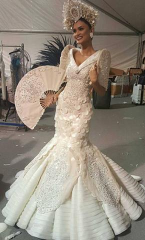 Pia Wurtzbach National Costume