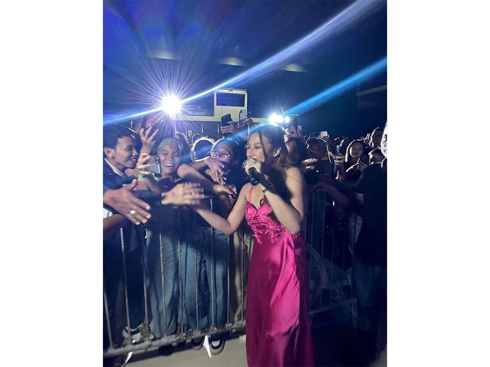 Happy fans