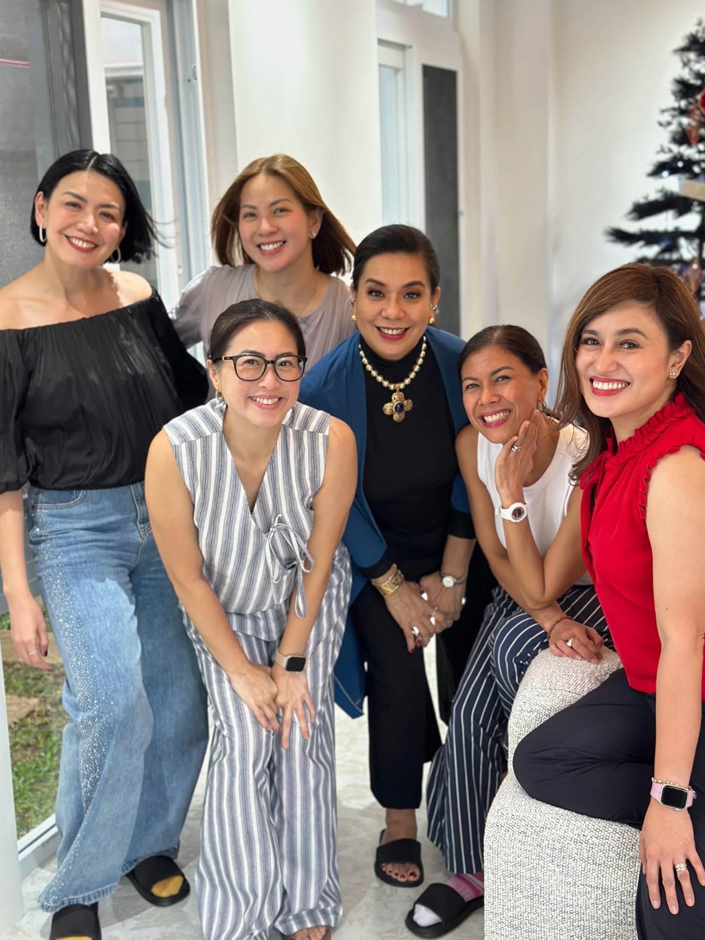 Ladies of Unang Hirit