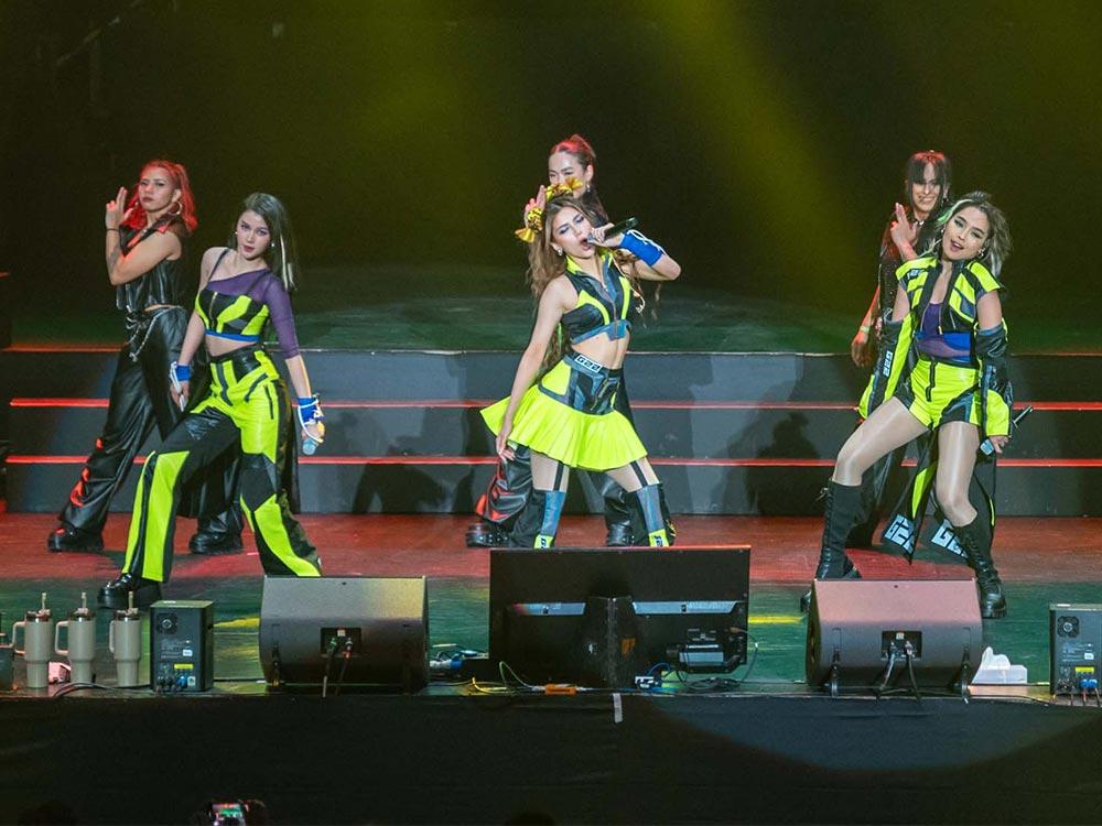 G22, the all-girl trio