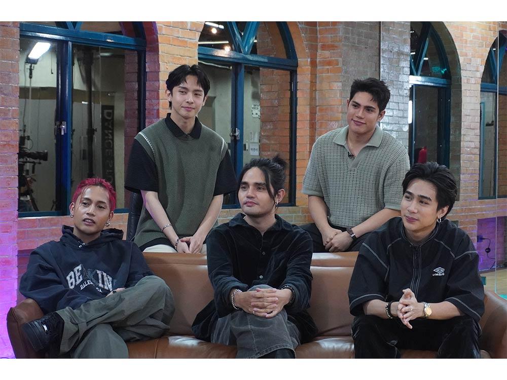 Nakapagpatayo ng sariling studio