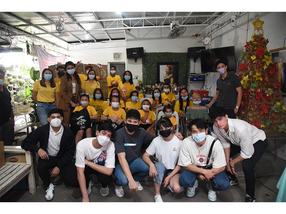 Sparkle Gives Back charity event