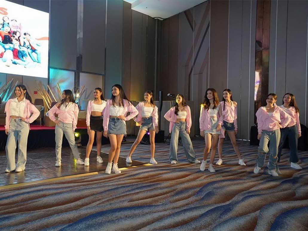 Girls of Sparkle Teens