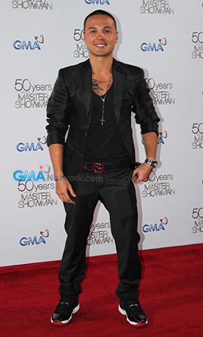 Stars shine on the red carpet at ’50 Years with the Master Showman’