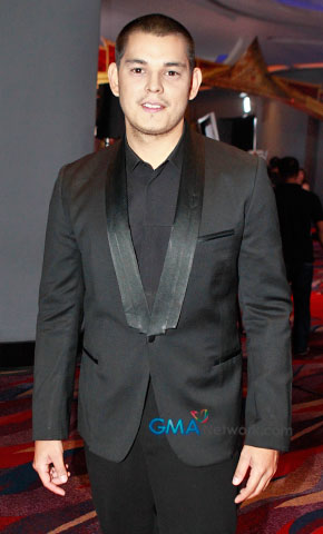 Stars shine on the red carpet at ’50 Years with the Master Showman’