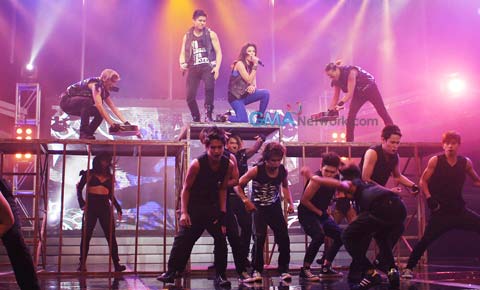 Stopping hearts on ‘Sunday All Stars’