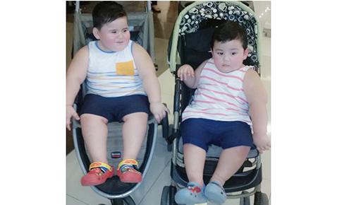 Baste and Samsam in strollers