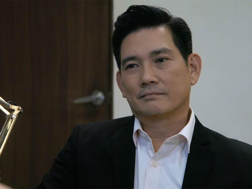 Richard Yap as RJ