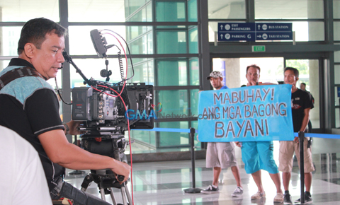 The GMA News and Public Affairs hosts check in at NAIA for the Station ID Shoot.