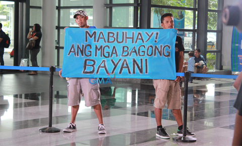 The GMA News and Public Affairs hosts check in at NAIA for the Station ID Shoot.
