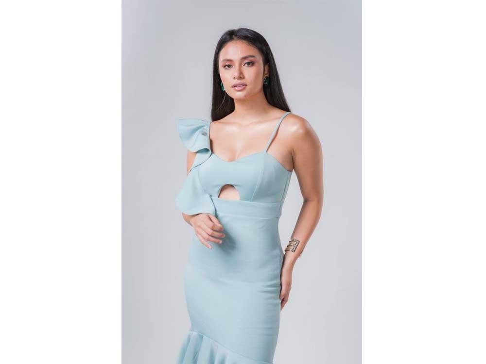 Klea Pineda as Clarisse Santos-Almonte