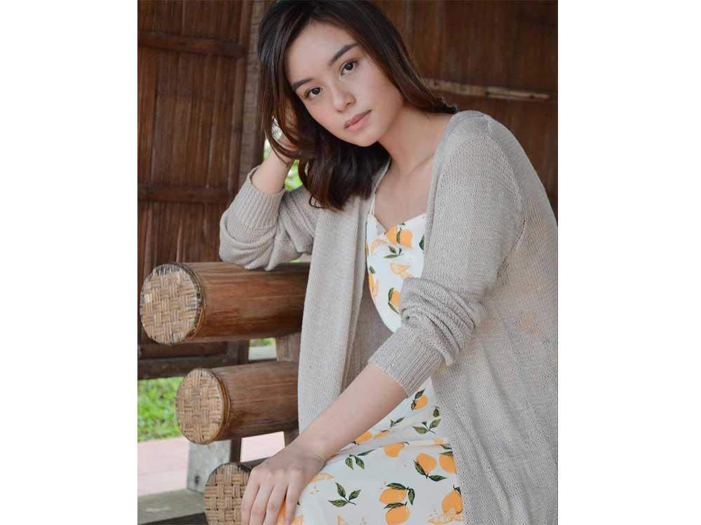 Pauline Mendoza as Iris Salvador