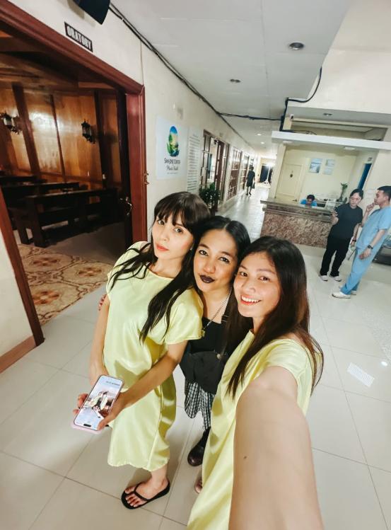 Trixie with two Kiaras