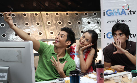 Kris, Mark and Rocco goofs around during their live chat