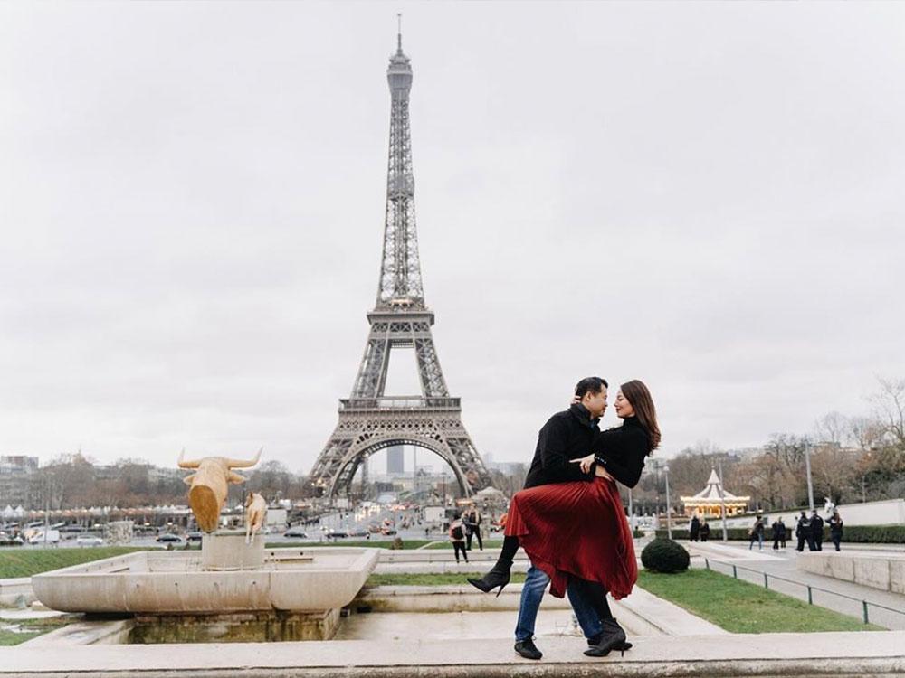 Lovers in Paris 