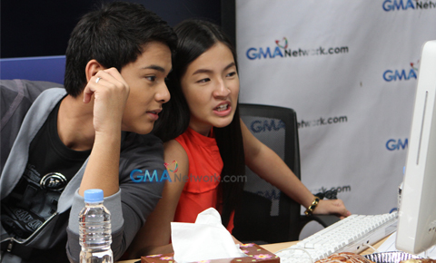 Tween Hearts' Sweethearts Kristoffer Martin and Joyce Ching  at the GMA Live Chat