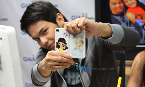 Tween Hearts' Sweethearts Kristoffer Martin and Joyce Ching  at the GMA Live Chat