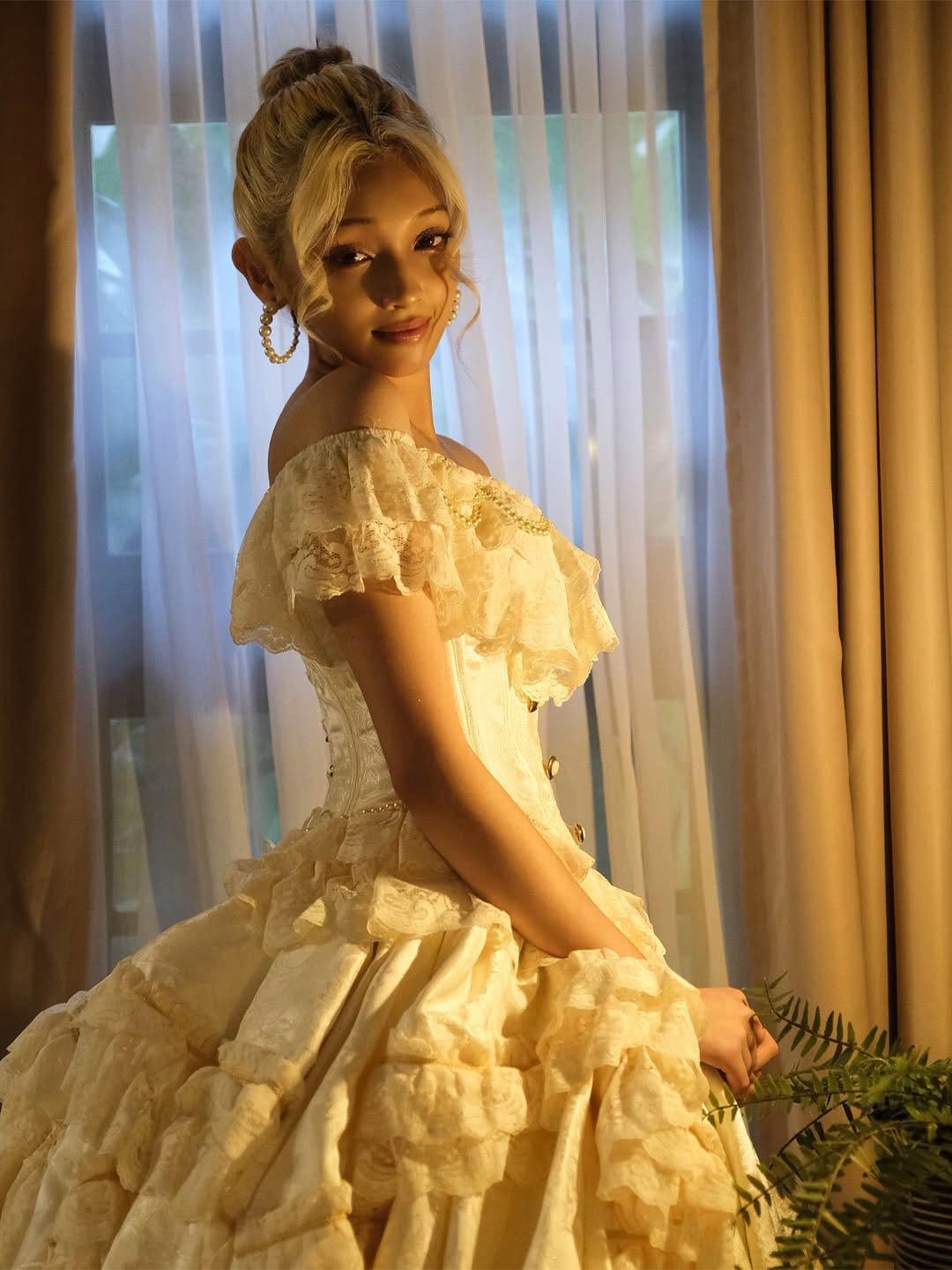 UNIS' Gehlee dresses as breathtaking princess in fairytale-inspired ...