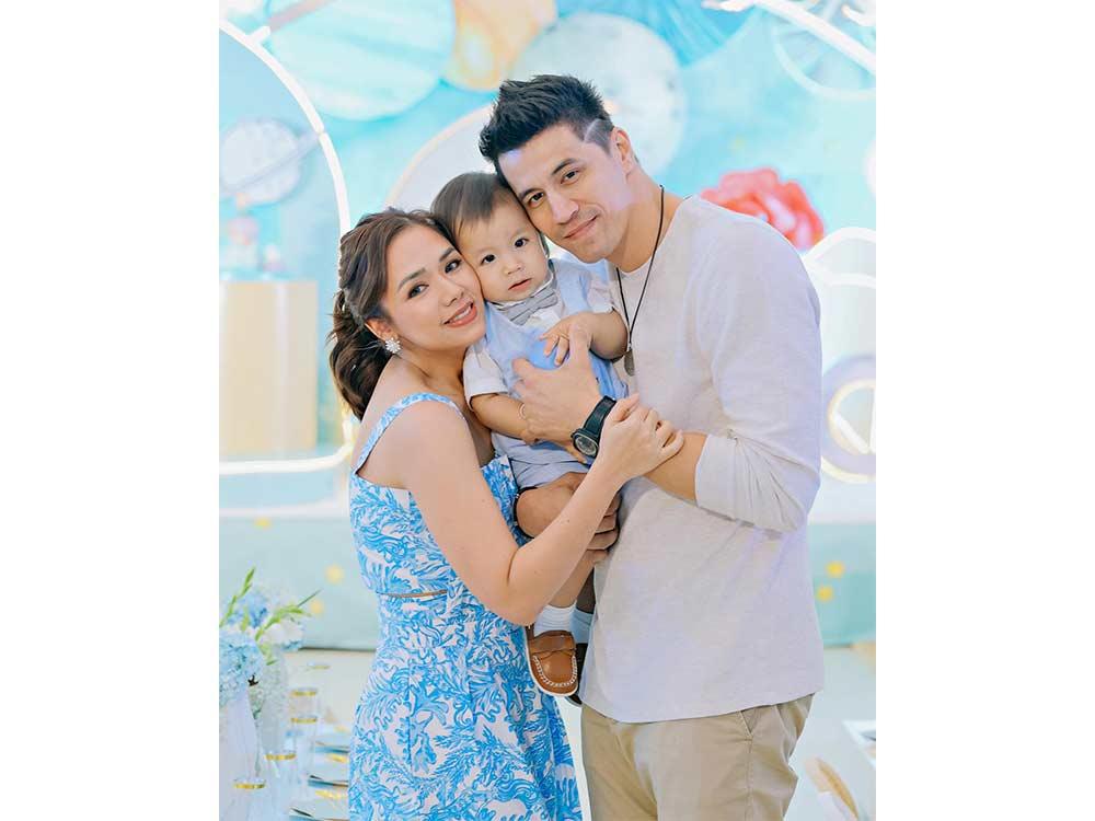 Vic Sotto and Dina Bonnevie attend their grandson's 1st birthday and ...