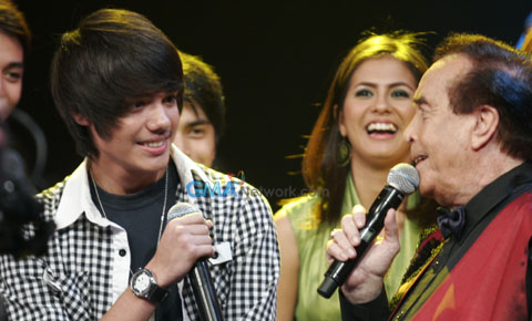 Walang Tulugan with The Master Showman