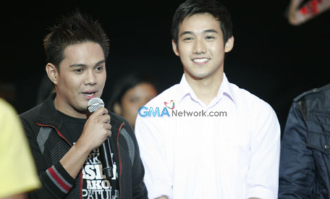 Walang Tulugan with The Master Showman