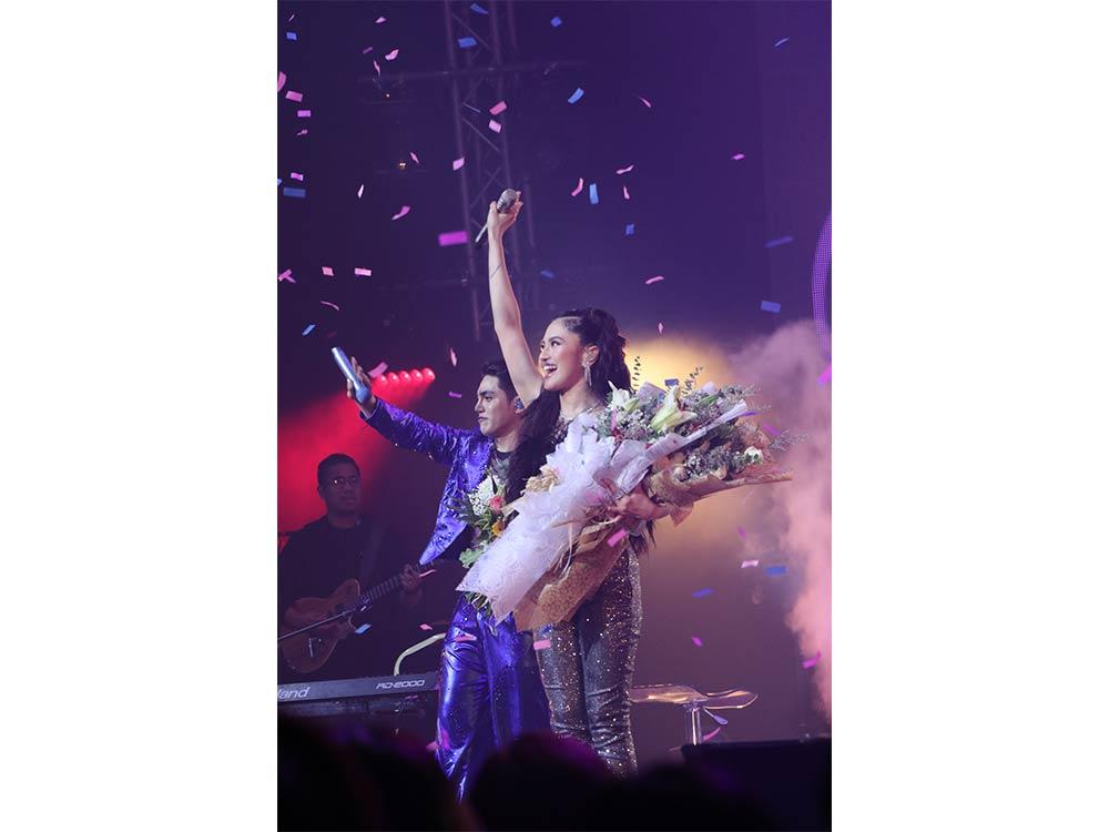 JulieXStell: Ang Ating Tinig