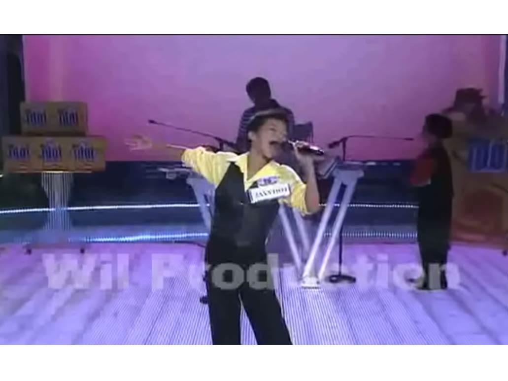 Noontime variety show