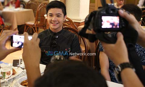 Youthful chemistry in ‘Niño’