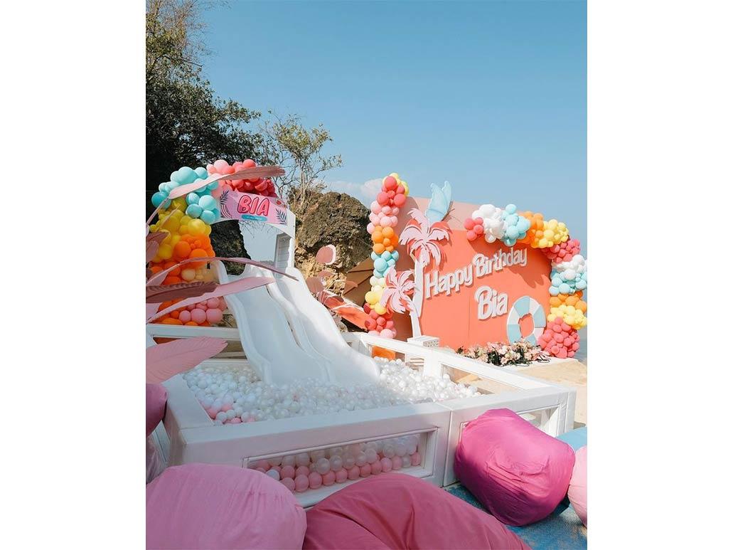 Claw machine and slide