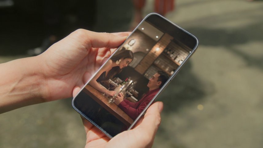 Arnold Reyes, Max Collins, Akusada 