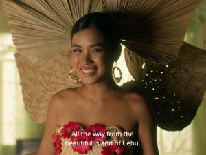 shuvee etrata in red crown