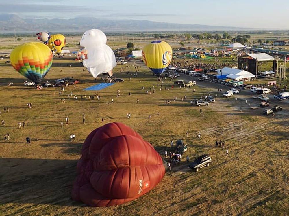 Gemengd gezagvoerder Walging Above and beyond: Hot air balloons take flight in Lubao's annual festival |  GMA Entertainment