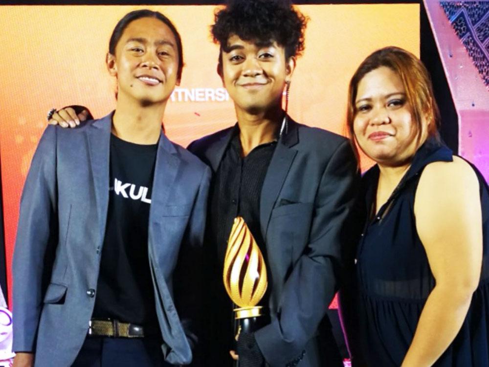 Nar Cabico with Director Zig Dulay and Production Manager Jed Medrano