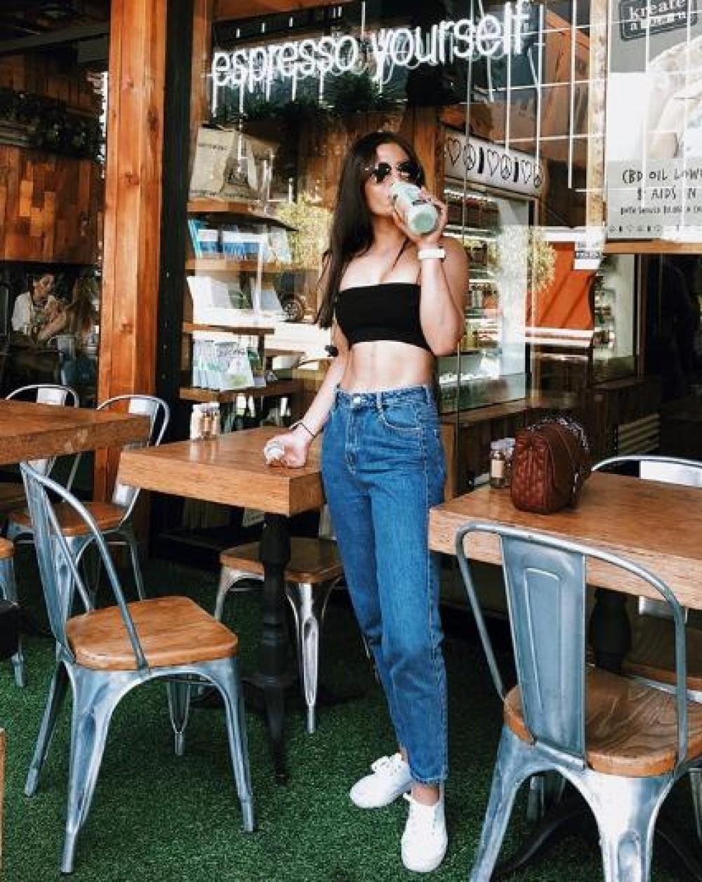 5 Style Tips to Pull Off a Cropped Tube Top