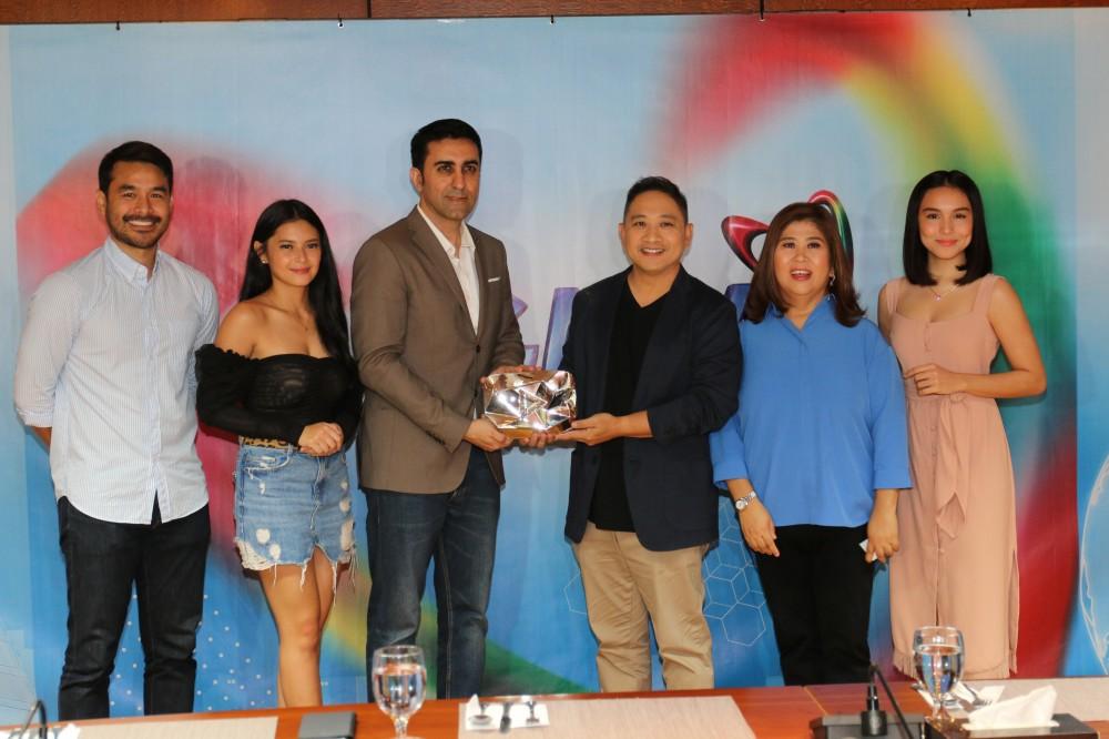 (From left) Atom Araullo, Bianca Umali, Vishal Sharin, Michael V., Jessica Soho, and Kyline Alcantara