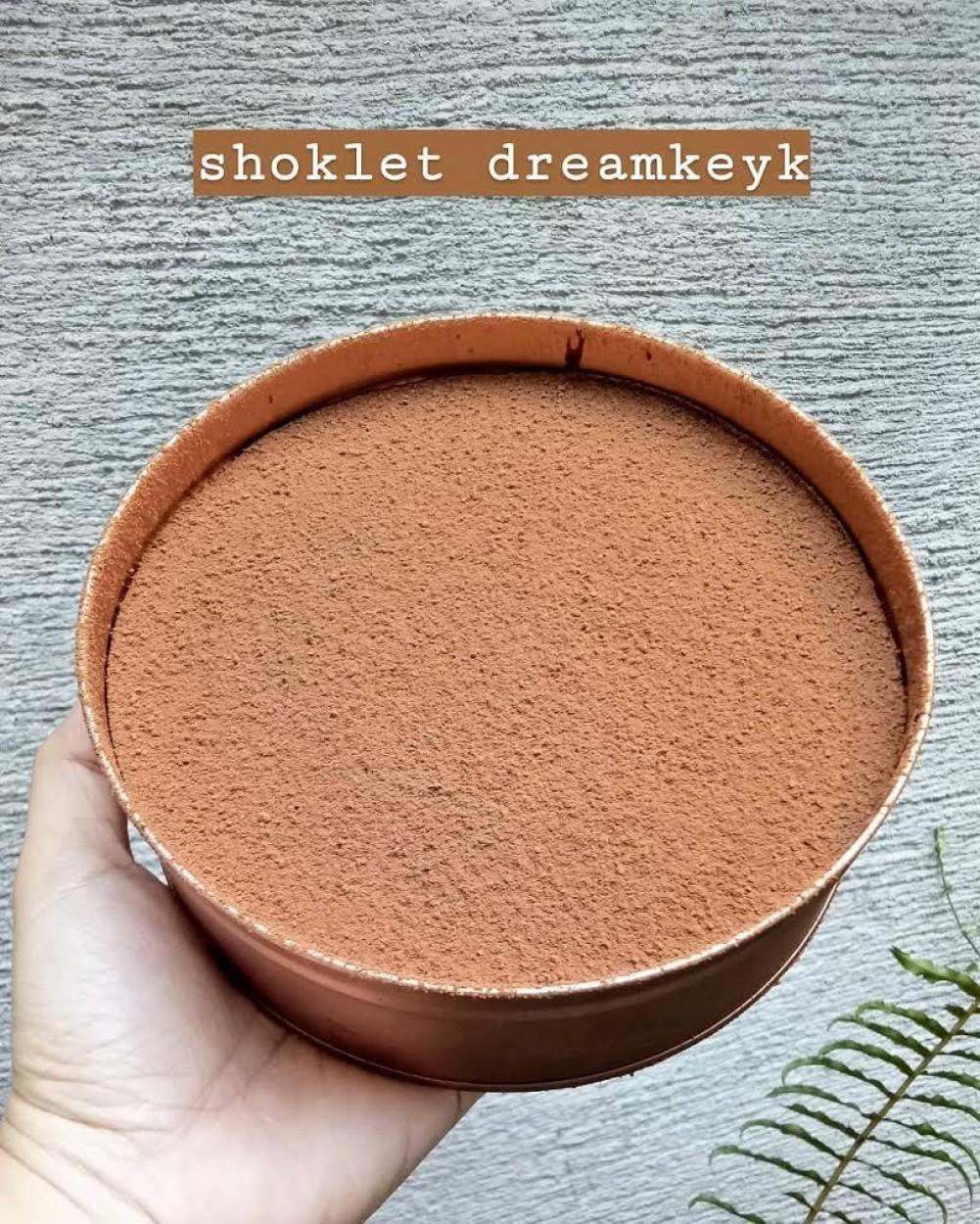 A dreamy photo of a Shoklet Dremkeyk from Alive and Cakin / Source: aliveandcakin (IG)