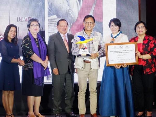 GMA News Pillar Howie Severino received the award for I-Witness